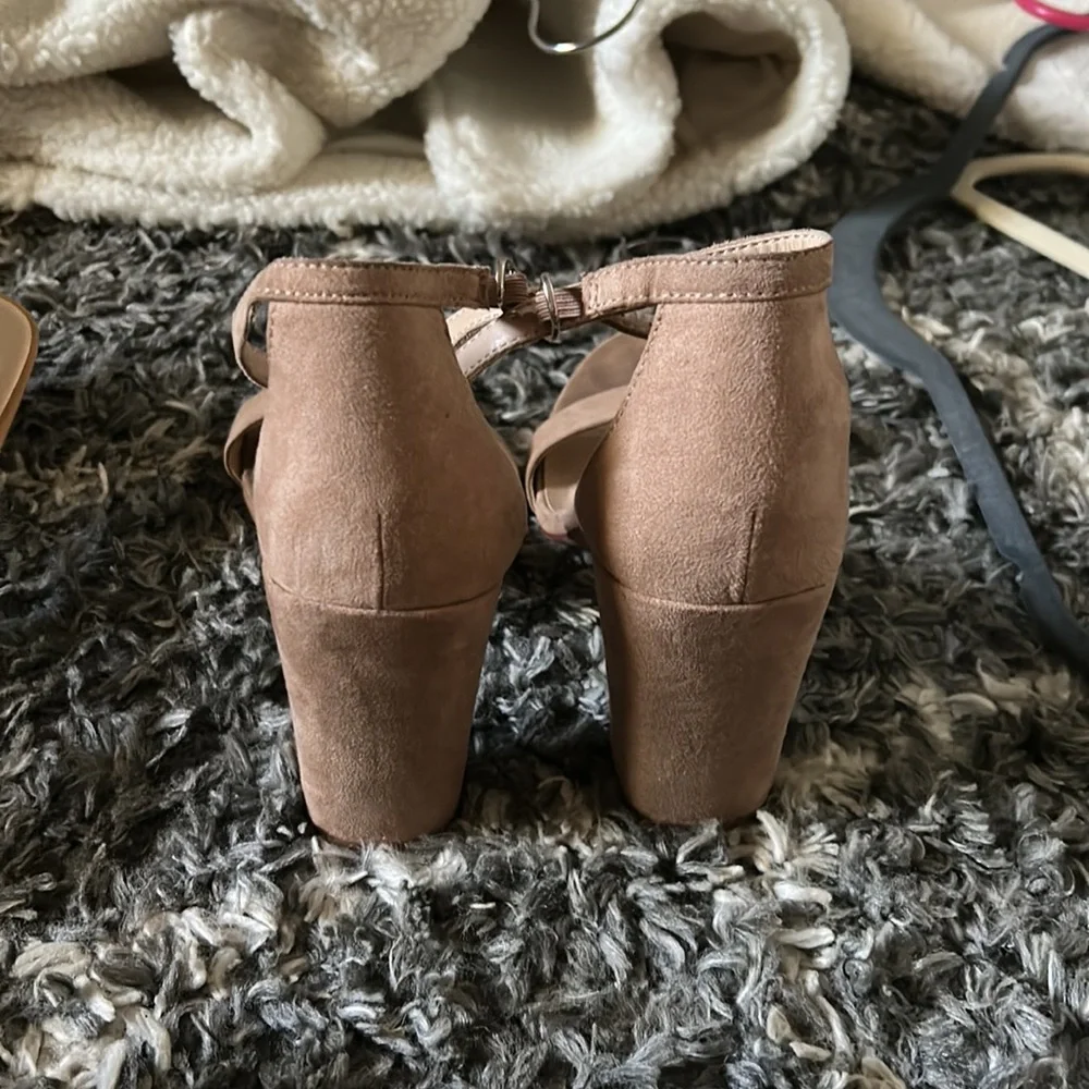 Heels - Picture 2 of 2